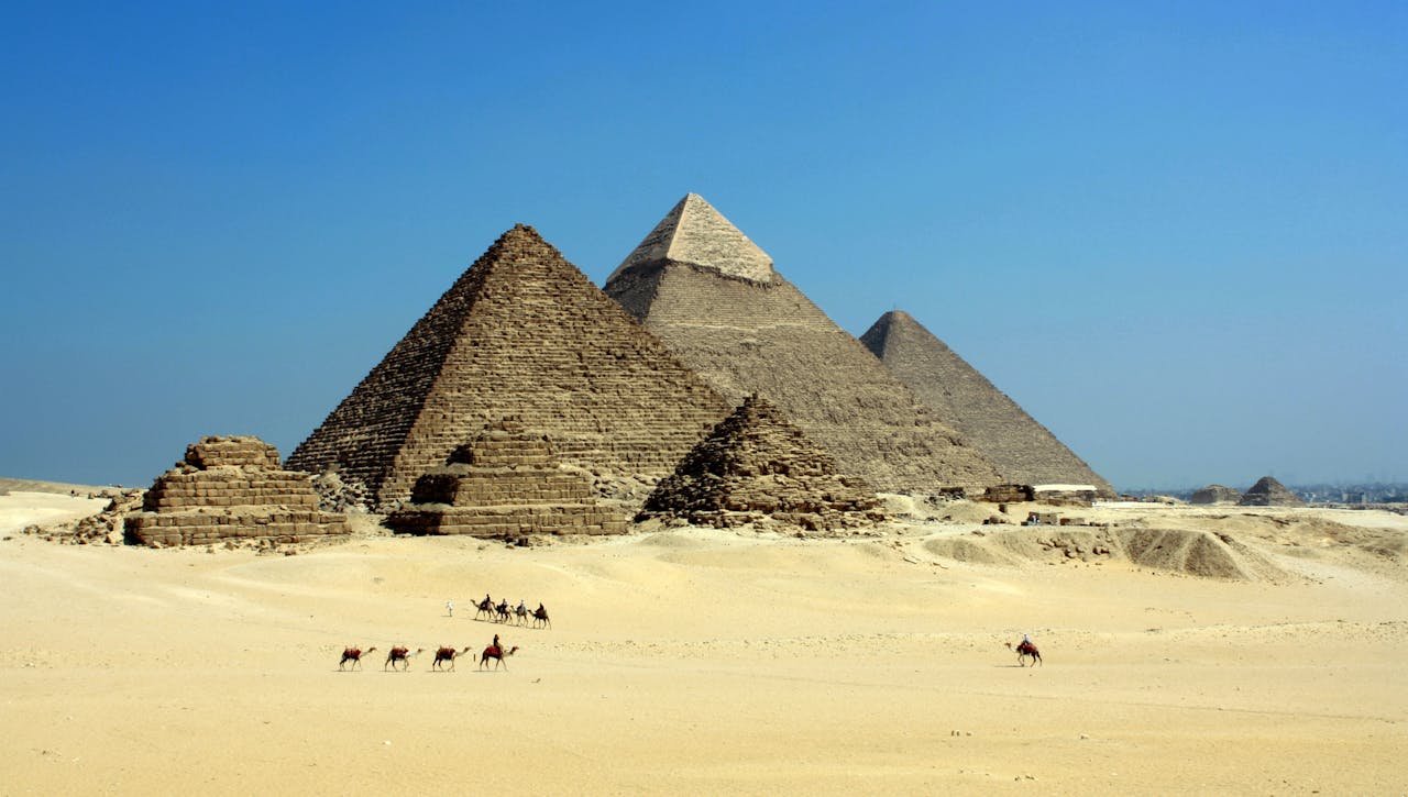 Mastering the Geometry Behind the Great Pyramids of Egypt