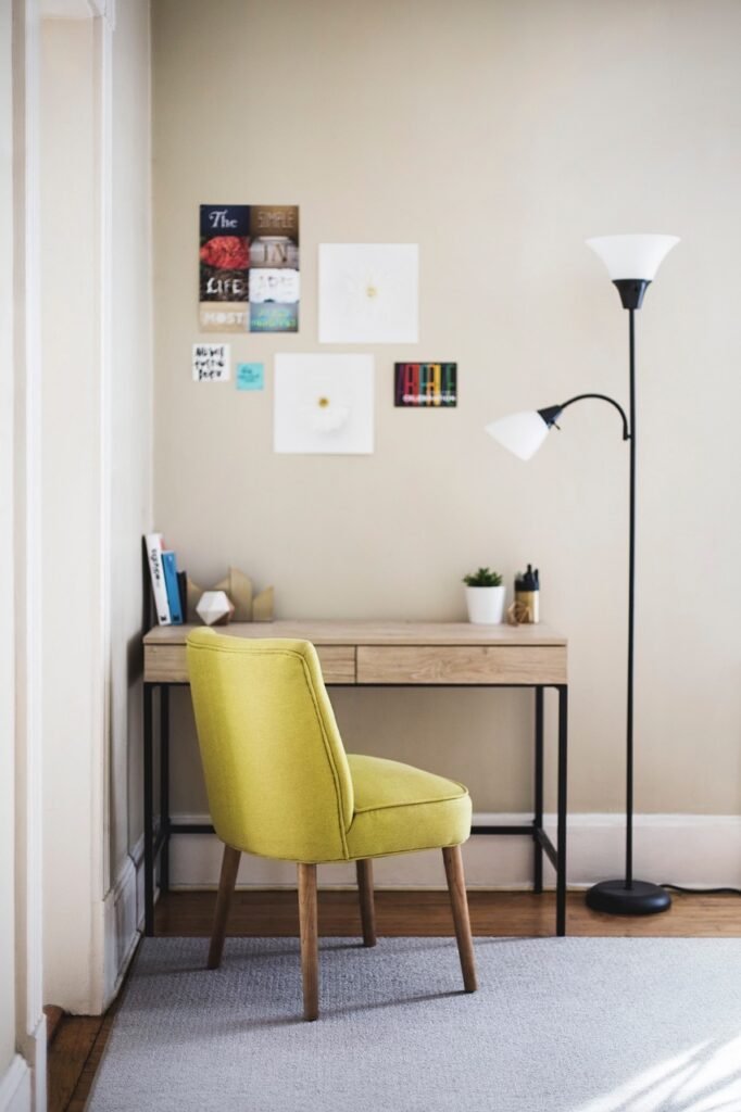 Compact Study Desks for Small Rooms